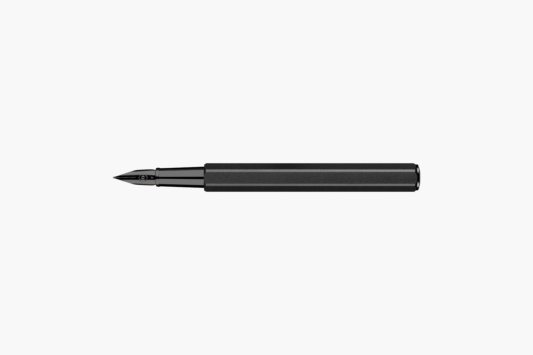 Aluminiowe pióro wieczne Caran dAche 849 – Black Code, Caran d'Ache, papierniczy design