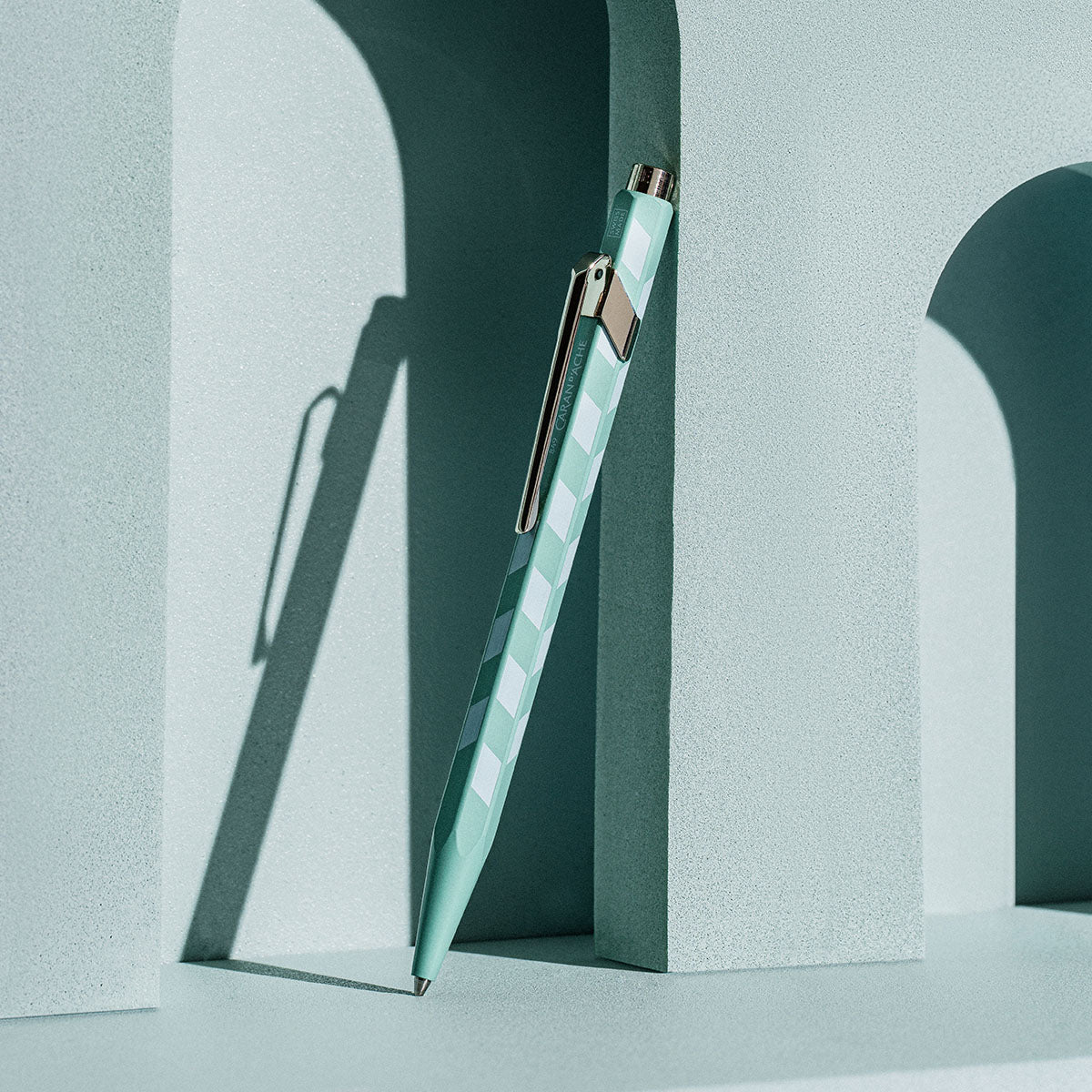 Aluminiowy długopis Caran d'Ache 849 Mosaic, Caran d'Ache, papierniczy design