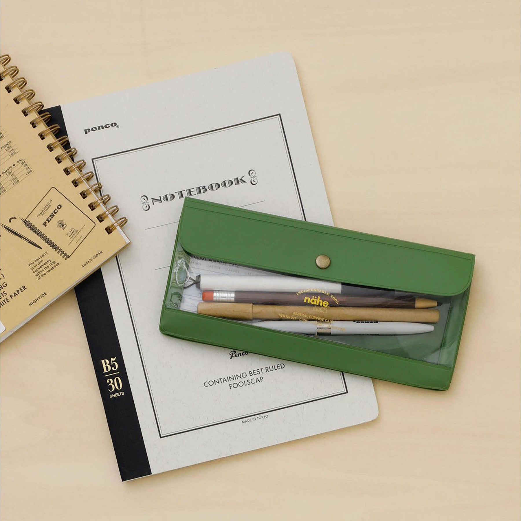 Podłużne etui – zielone, nähe, papierniczy design