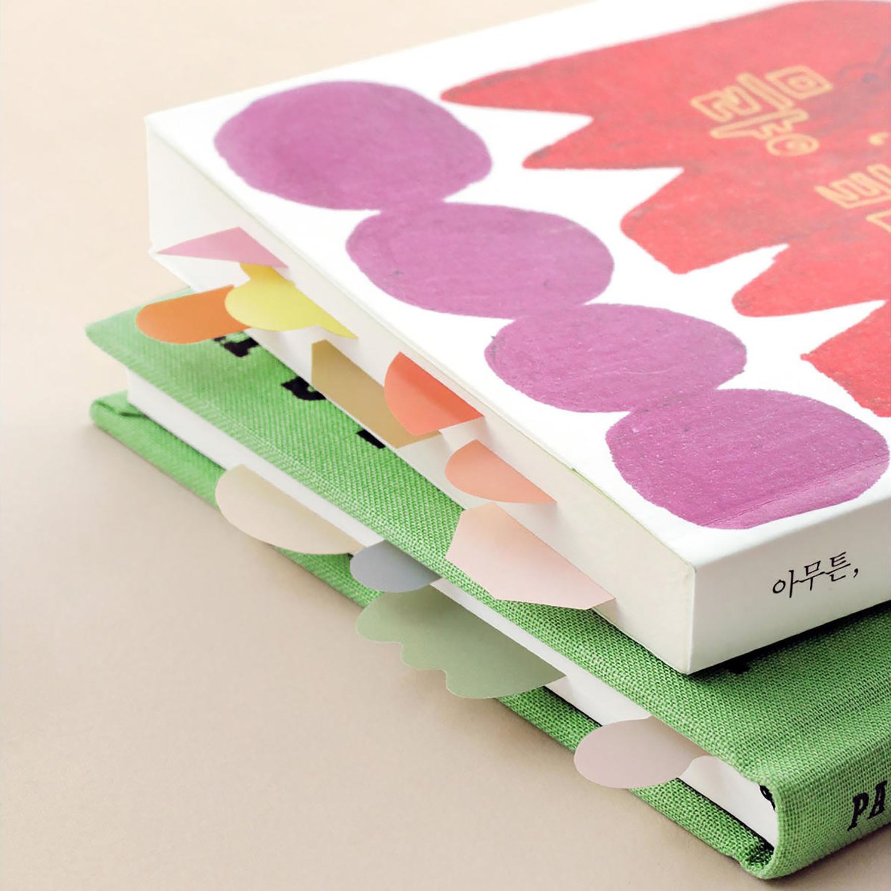 Zakładki samoprzylepne w różnych kształtach – Cool, ICONIC, papierniczy design
