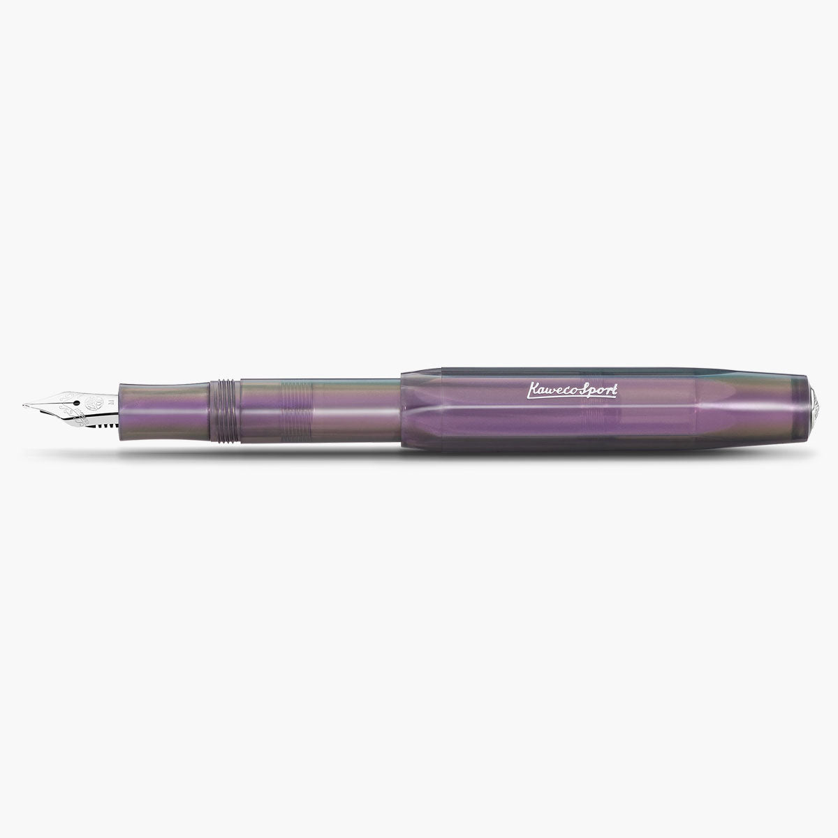 Pióro wieczne Kaweco Lunar Sport Shadow Blue w kolorze fioletowym ze srebrną stalówką i napisem Kaweco Sport.