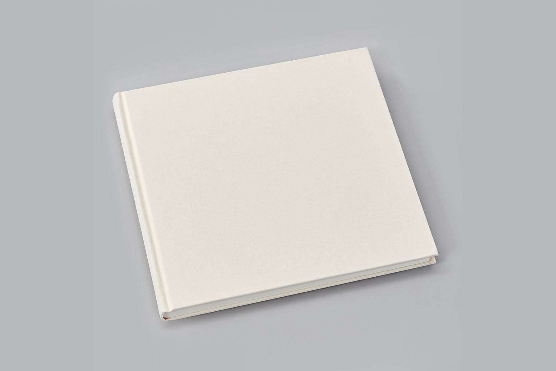 Księga gości, Semikolon, papierniczy design