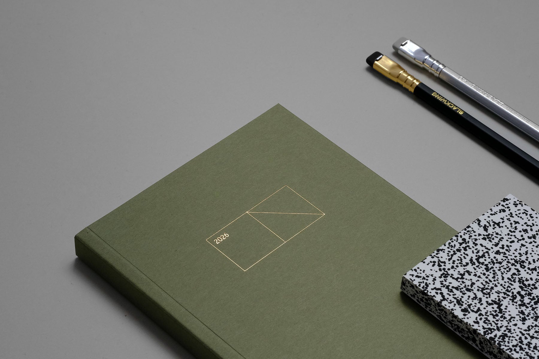 Kalendarz Copper 2026 w miękkiej oprawie – sosna, Papierniczeni, papierniczy design