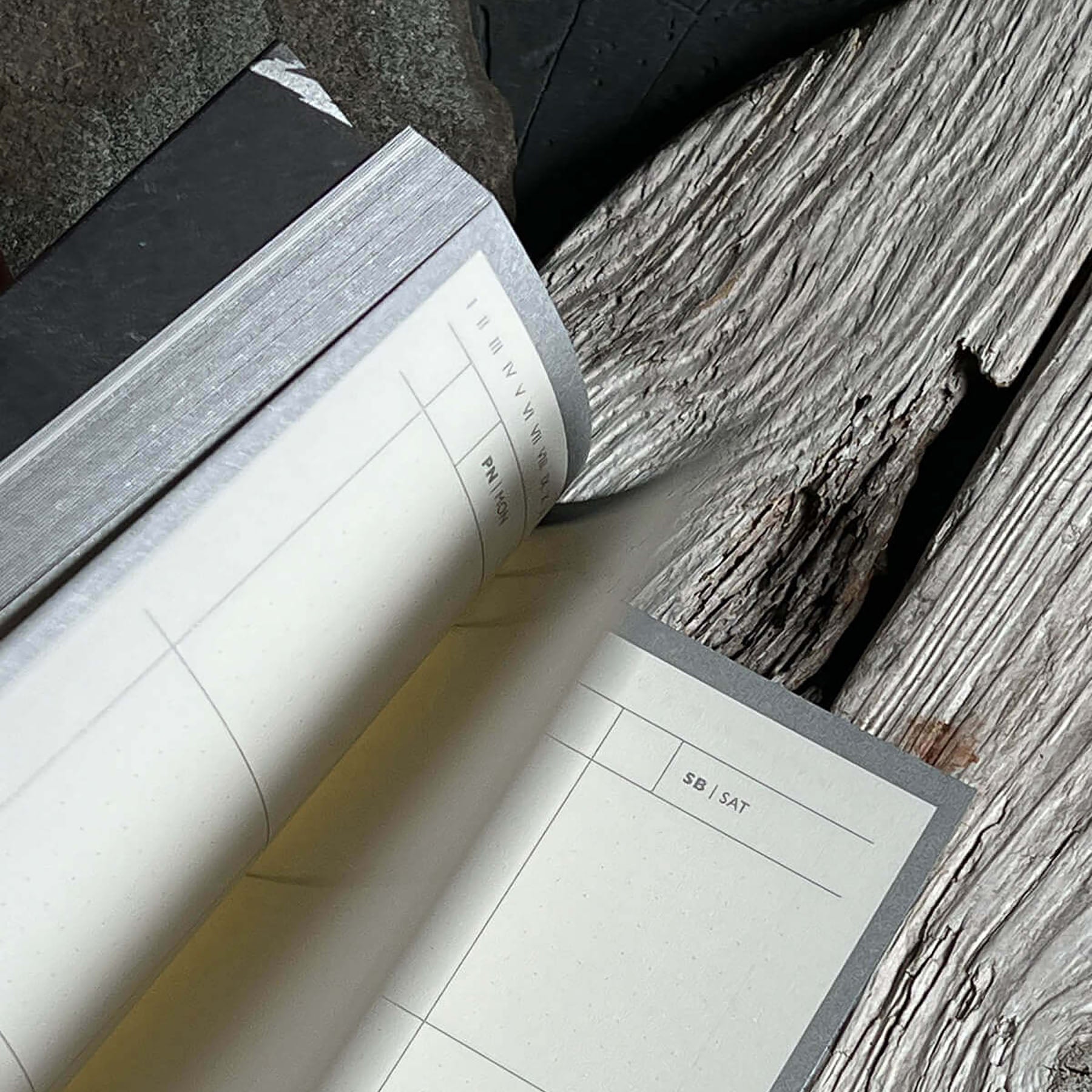 Planner niedatowany – Jostedalsbreen, Curated Paper, papierniczy design