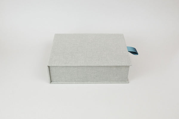 Płócienne pudełko na zdjęcia – miętowo-szary , KAIKO, domowe biuro, design artykuły biurowe