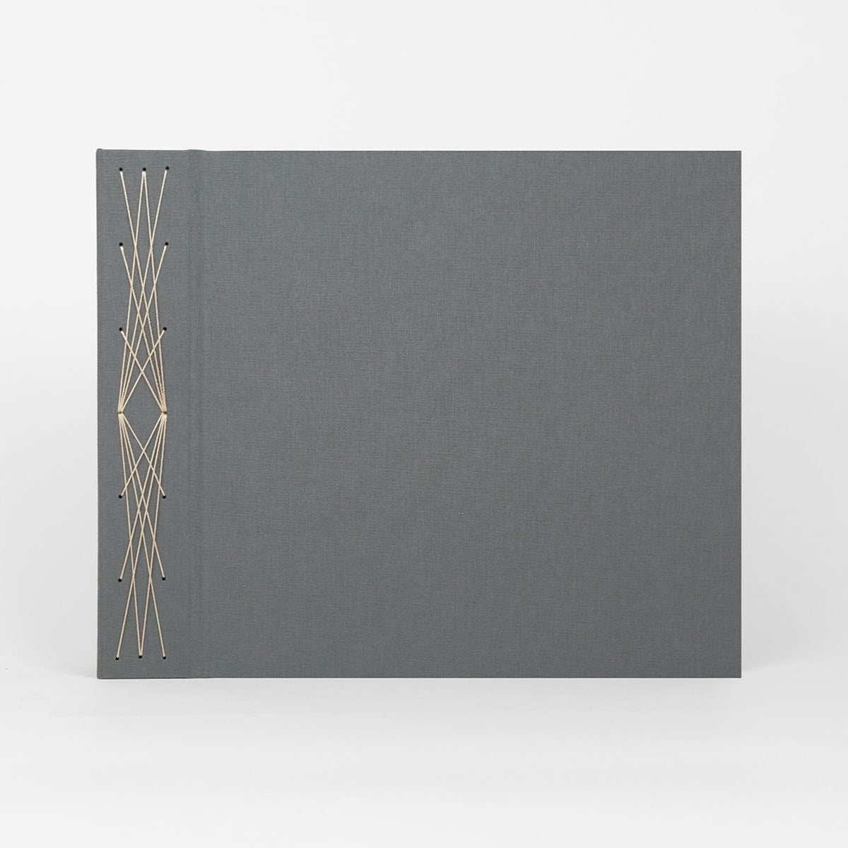 Klasyczny album na zdjęcia – grafitowy, papierowe sztuki, domowe biuro, design artykuły biurowe