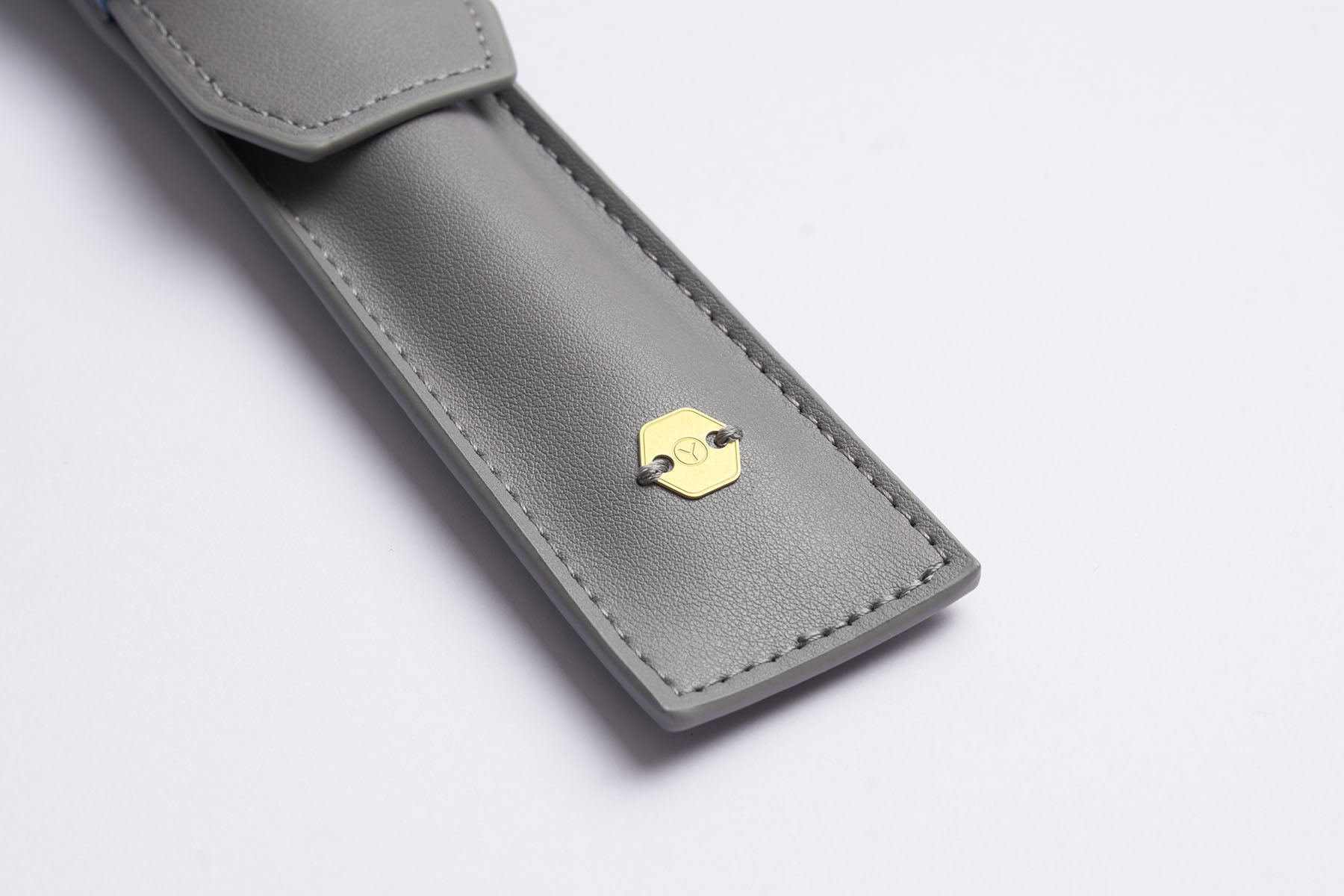 Etui na przybory do pisania Classic Reflect – szare, ystudio, papierniczy design, domowe biuro