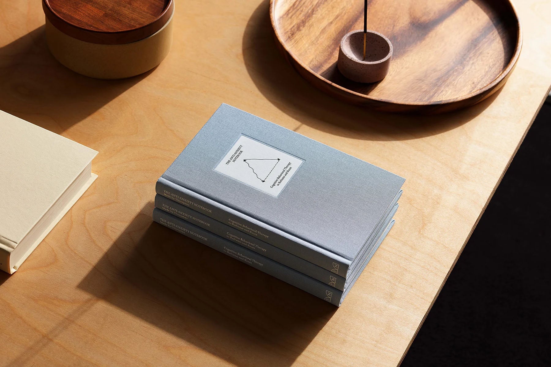 The Anti-Anxiety Notebook, The Therapy Journal, papierniczy design