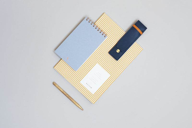 Etui na przybory do pisania Classic Reflect – granatowe, ystudio, papierniczy design, domowe biuro