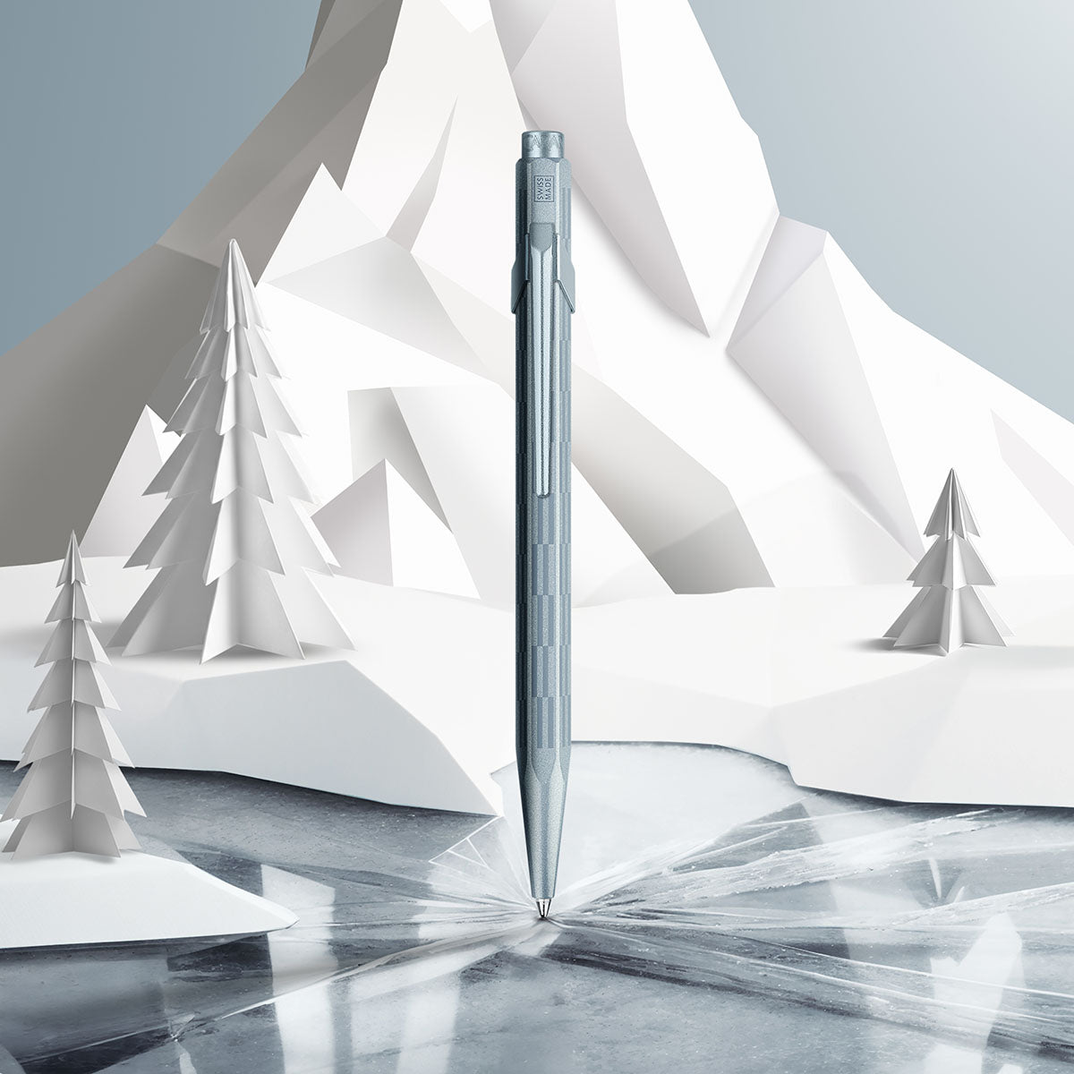 Aluminiowy długopis Caran dAche 849 Alpine Frost – niebieski, Caran d'Ache, papierniczy design