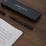 Aluminiowe pióro wieczne Caran dAche 849 – Black Code, Caran d'Ache, papierniczy design
