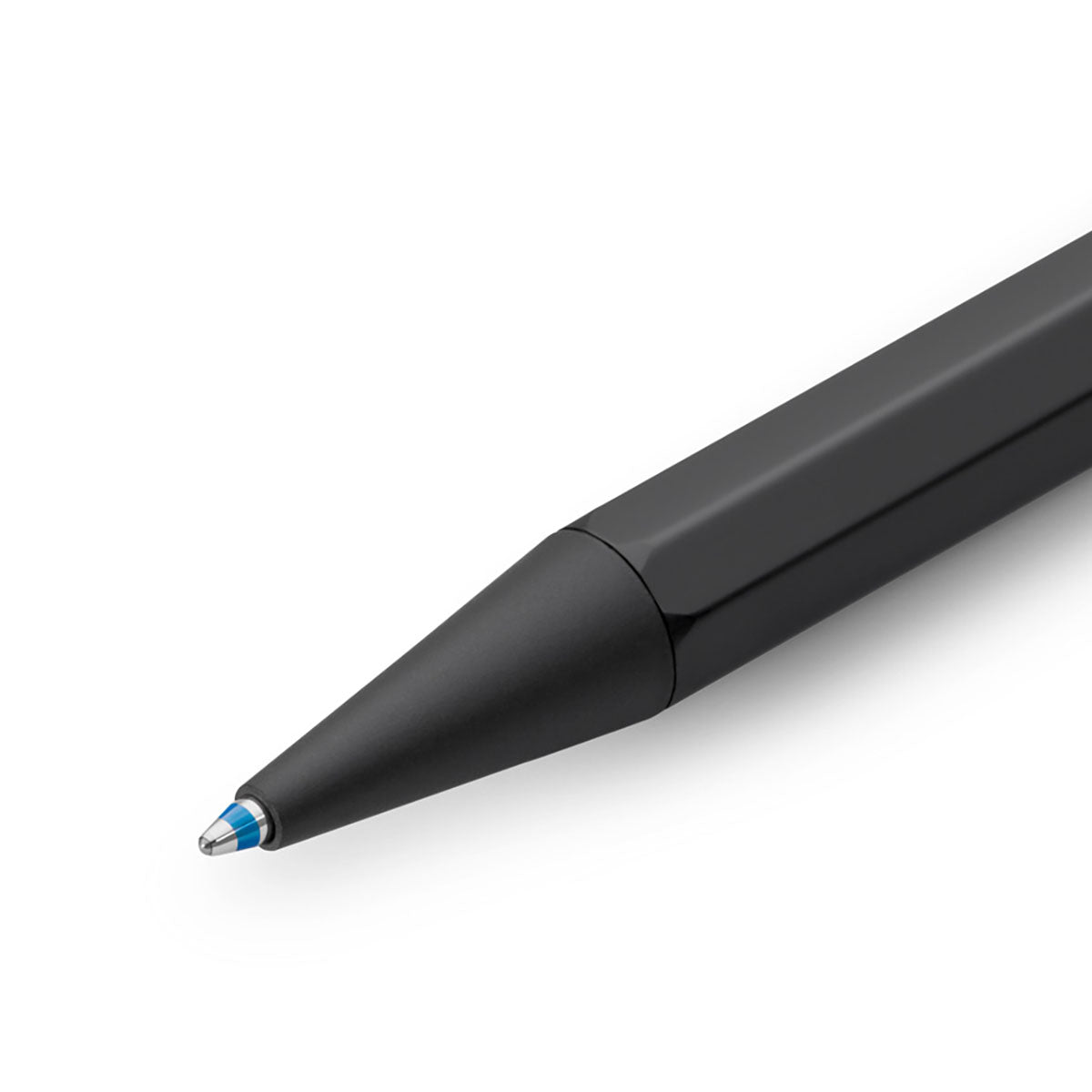 Aluminiowy długopis Kaweco z kolekcji SPECIAL w kolorze czarnym oraz z wysuniętym wkładem.