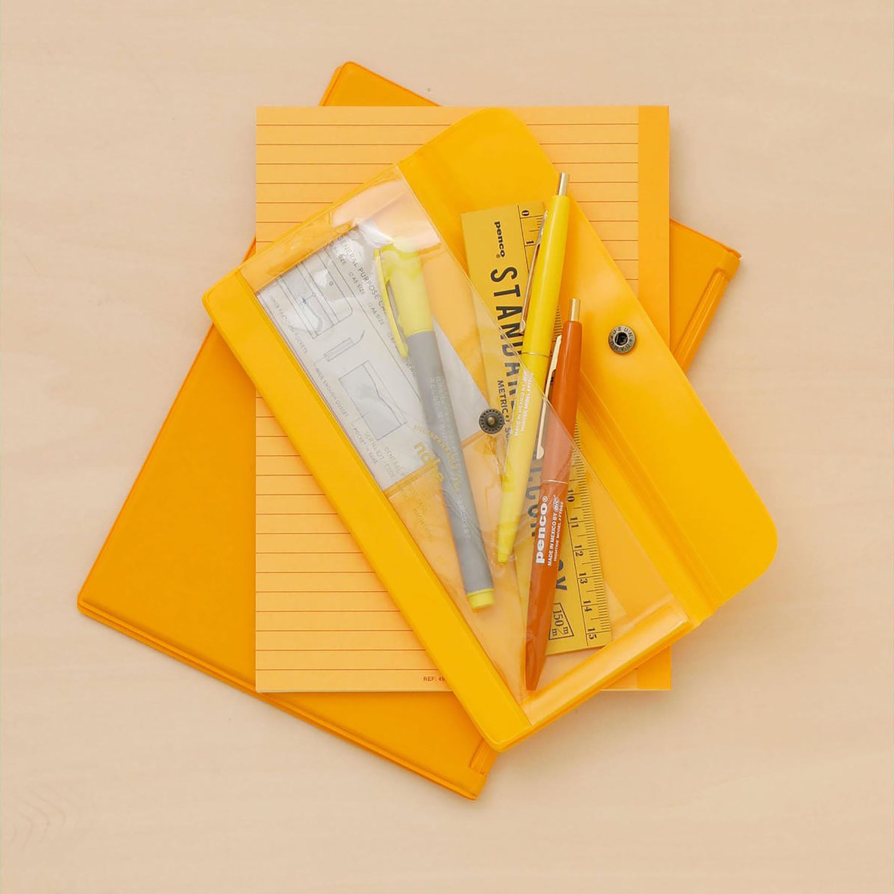 Podłużne etui – żółte, nähe, papierniczy design