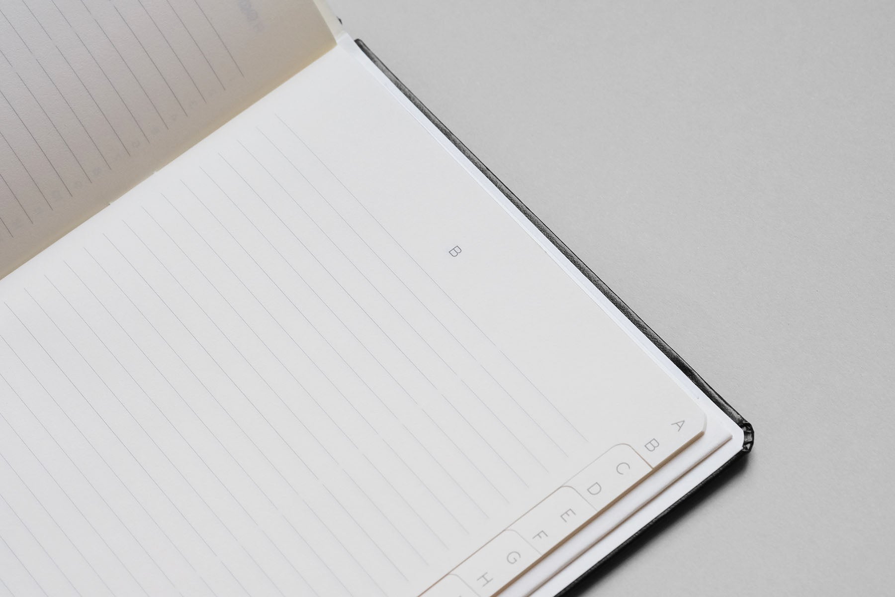 Kalendarz akademicki Leuchtturm1917 na 18 miesięcy (2025/2026), Leuchtturm1917, papierniczy design