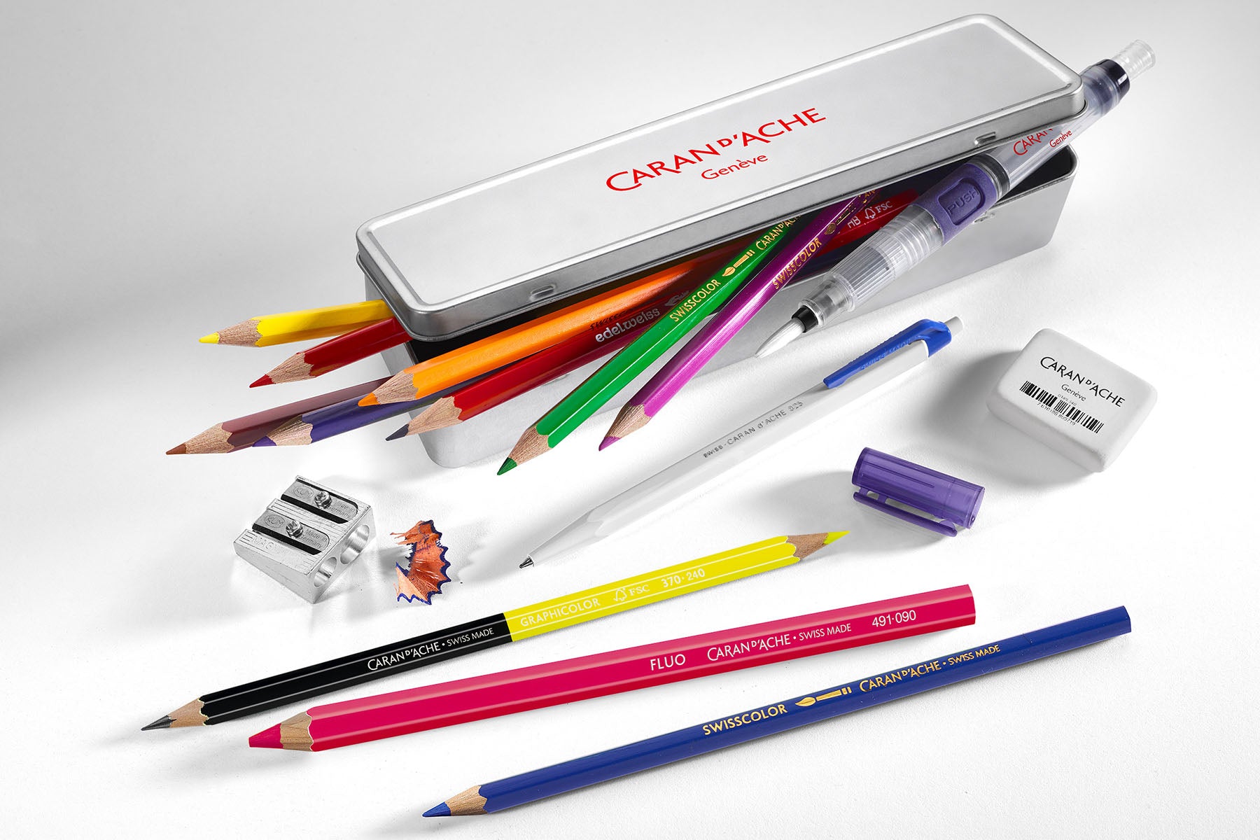Metalowy piórnik Caran dAche z wyposażeniem Back to School