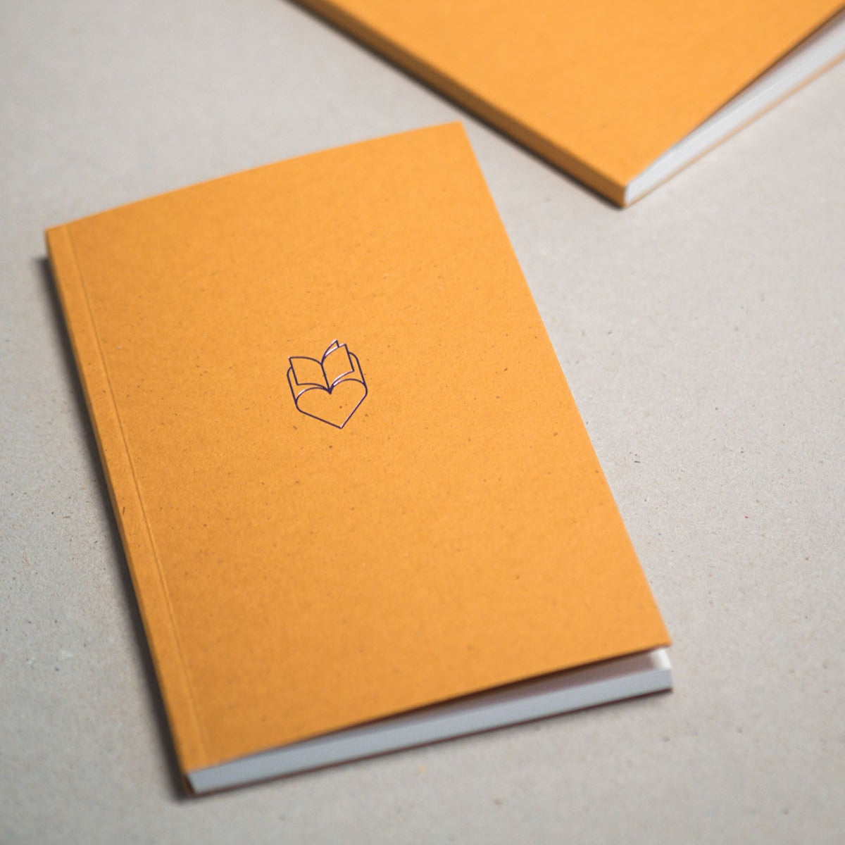 Edycja limitowana: notatnik urodzinowy – serduszko, Papierniczeni, papierniczy design