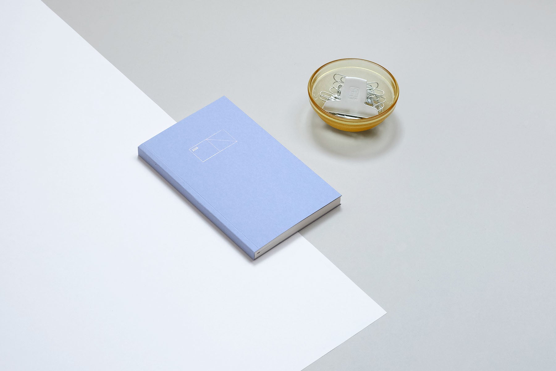 Kalendarz Copper 2026 w miękkiej oprawie – szron, Papierniczeni, papierniczy design