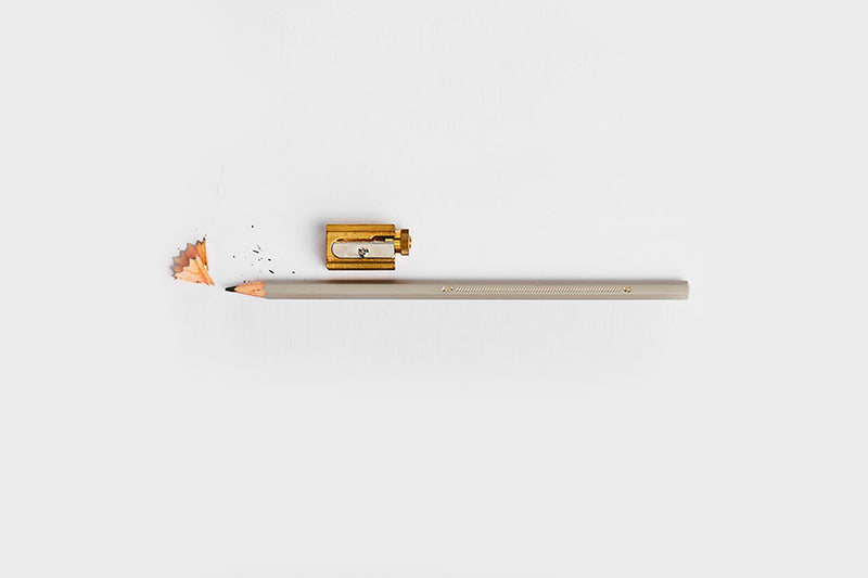 Szary ołówek 4B, Katie Leamon, design sklep papierniczy, domowe biuro