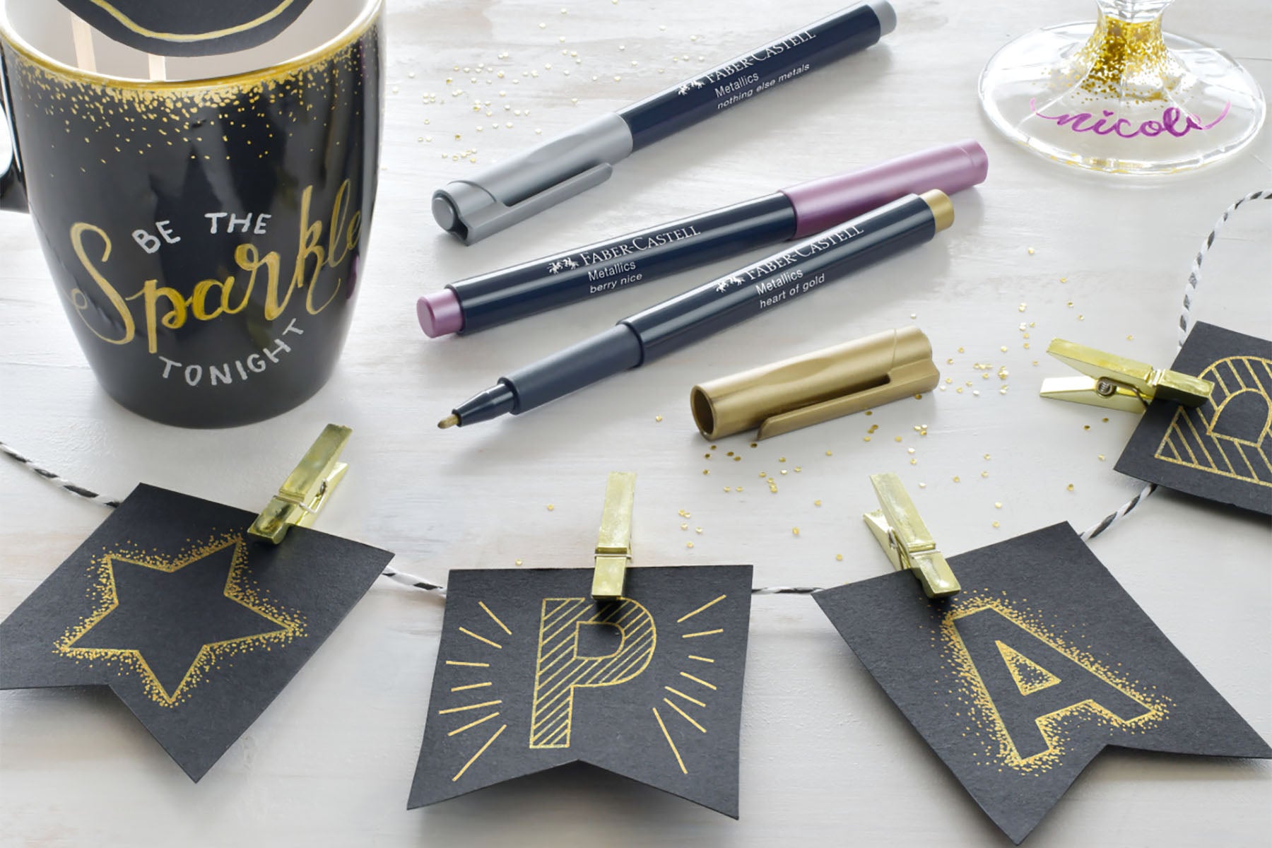 Zestaw pisaków metalicznych do różnych powierzchni marki Faber-Castell, wodoodporne, bulletjournal, domowebiuro