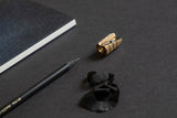 Mosiężna temperówka M+R bullet, Möbius + Ruppert, design sklep papierniczy, domowe biuro
