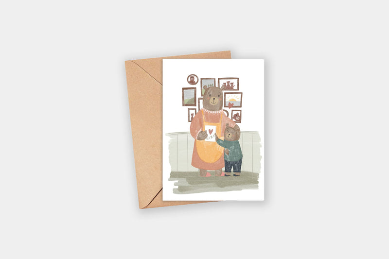Kartka – mama miś, Zarysowane Studio, kartka okolicznościowa, domowe biuro, papierniczy design