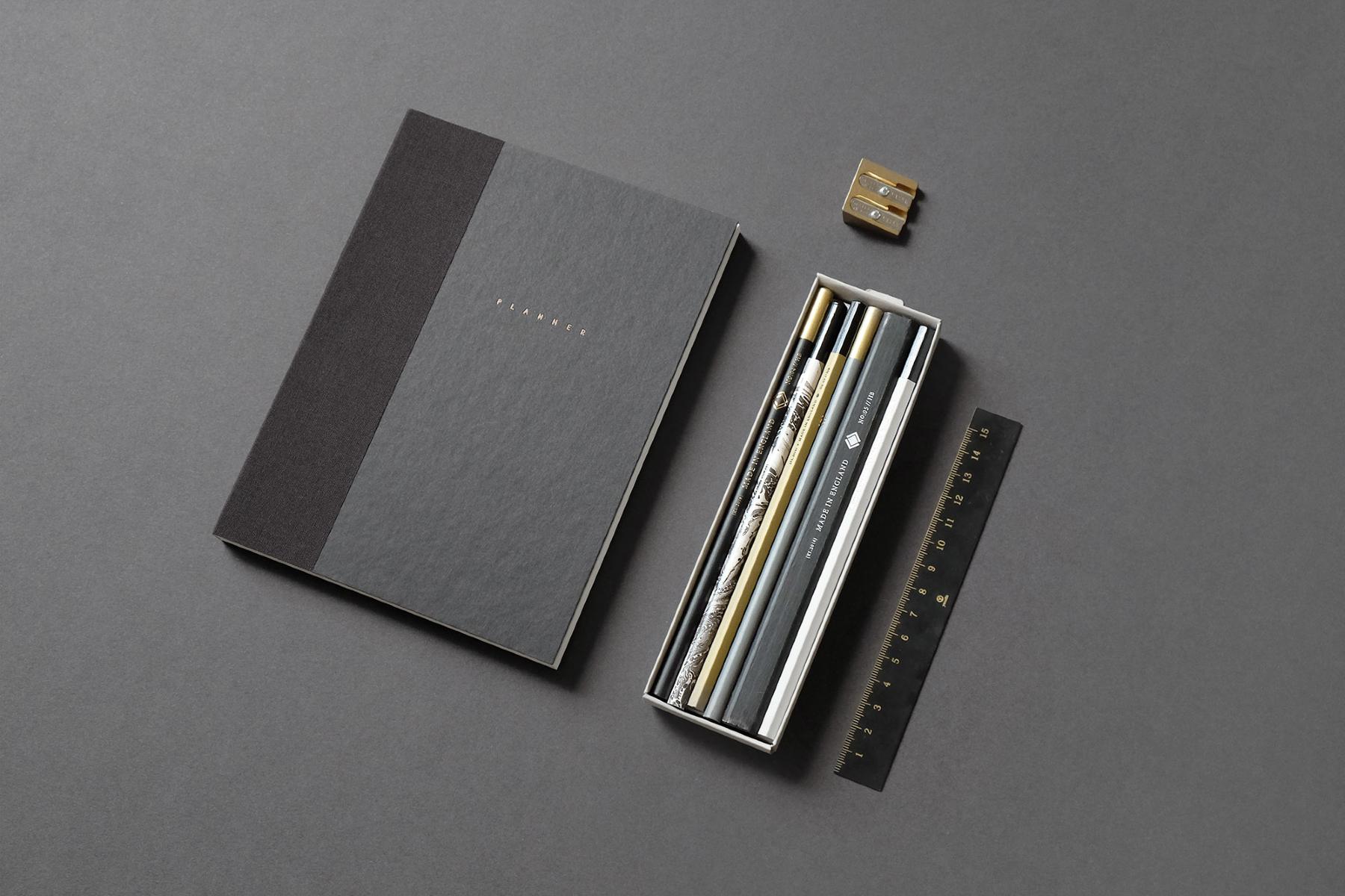 Planner KLASYK – czarny, Papierniczeni, design artykuły biurowe, domowe biuro