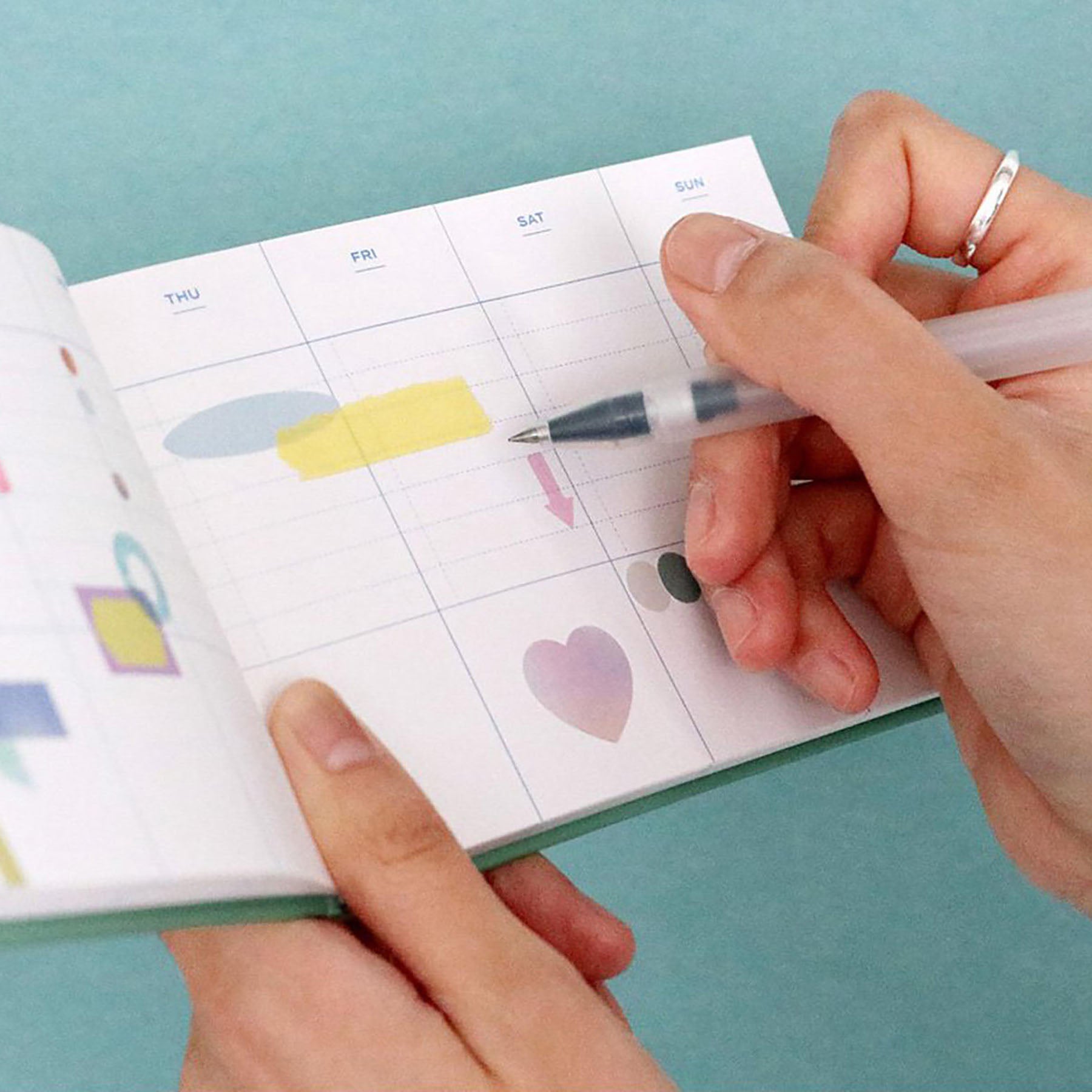 Tygodniowy planner niedatowany na 6 miesięcy, ICONIC, papierniczy design